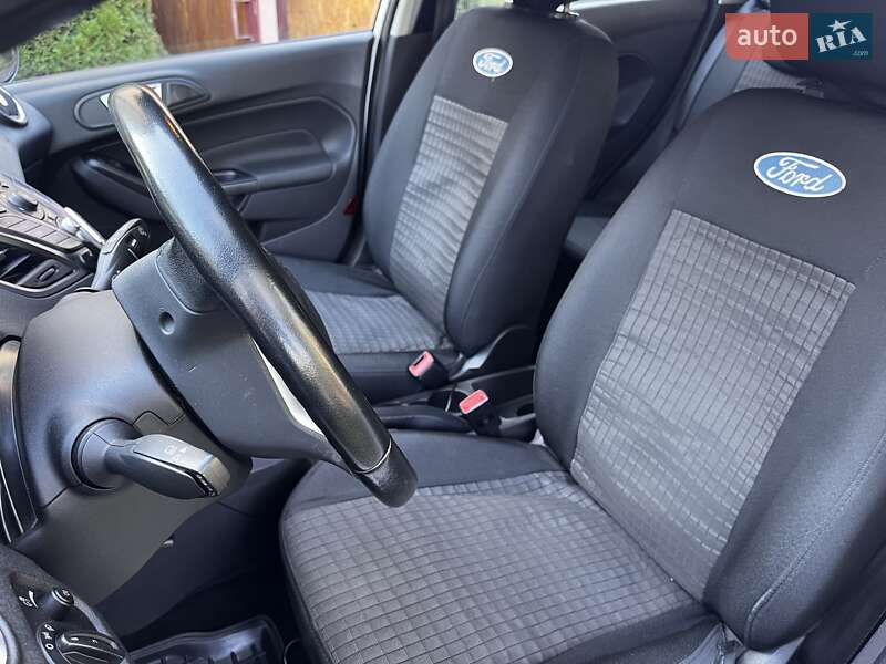 Хэтчбек Ford Fiesta 2013 в Калуше