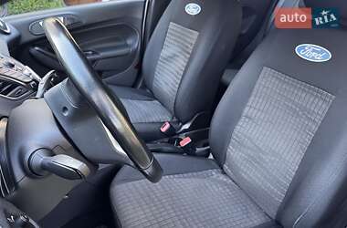 Хэтчбек Ford Fiesta 2013 в 