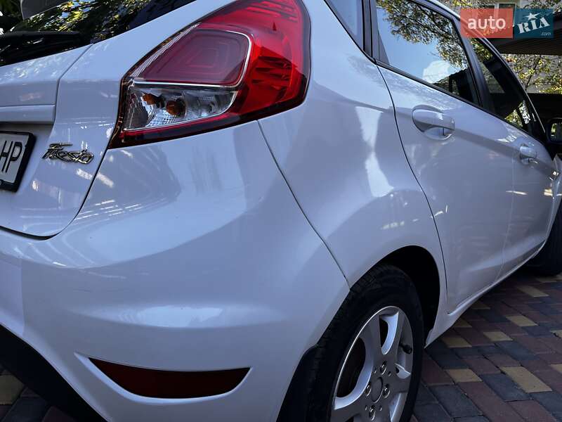 Хэтчбек Ford Fiesta 2013 в Калуше