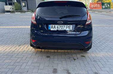Хэтчбек Ford Fiesta 2015 в 