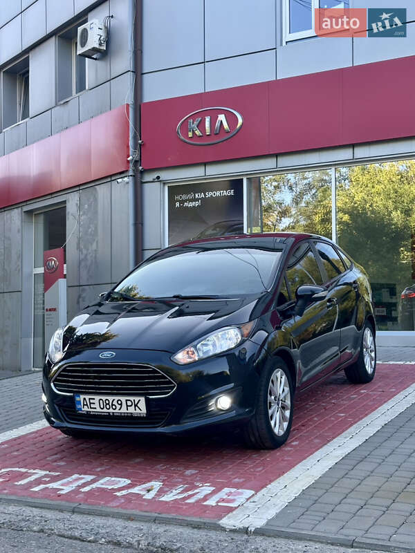 Седан Ford Fiesta 2013 в 