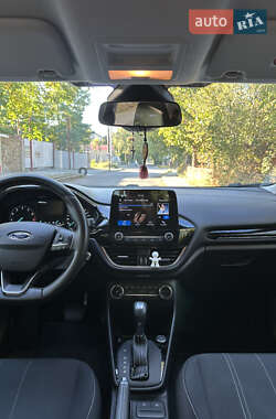 Хэтчбек Ford Fiesta 2018 в 