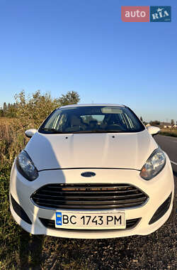 Хэтчбек Ford Fiesta 2015 в 