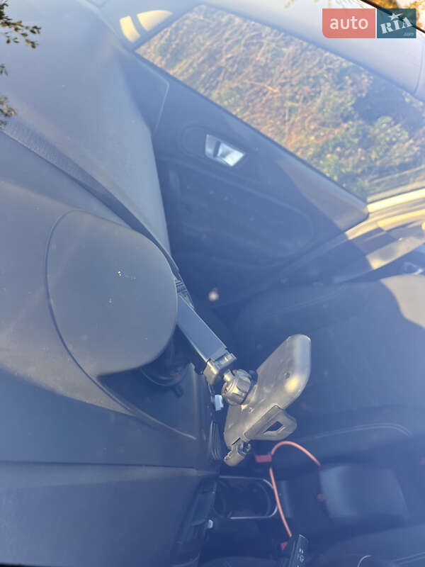 Хэтчбек Ford Fiesta 2015 в Львове