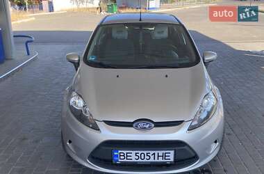 Хэтчбек Ford Fiesta 2012 в 
