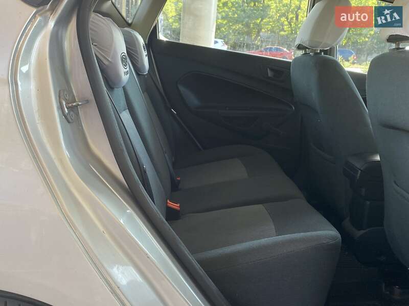Хэтчбек Ford Fiesta 2012 в Николаеве