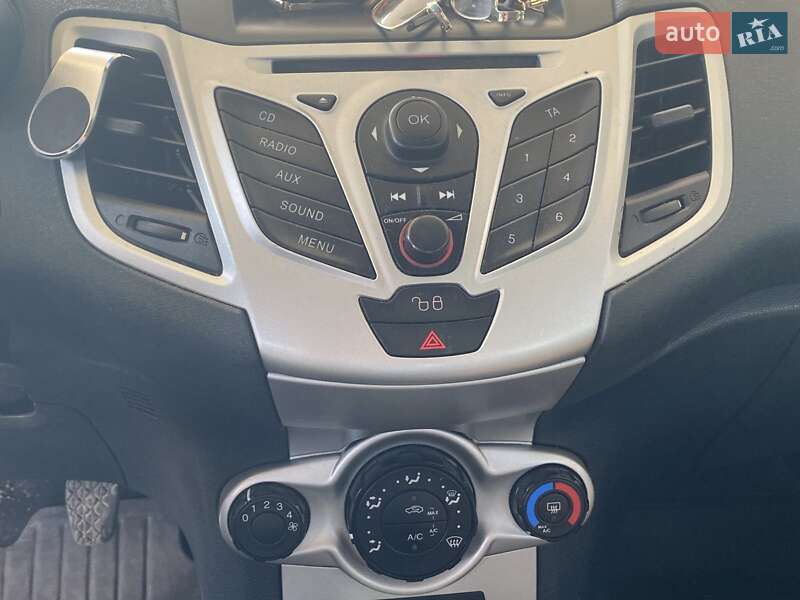 Хэтчбек Ford Fiesta 2012 в Николаеве