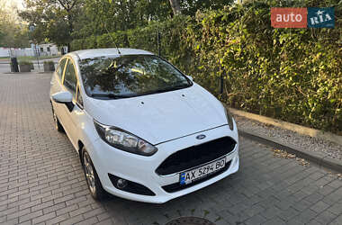 Хетчбек Ford Fiesta 2016 в 