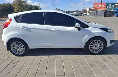 Хэтчбек Ford Fiesta 2013 в 