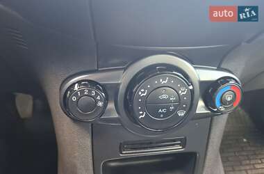 Хэтчбек Ford Fiesta 2013 в 