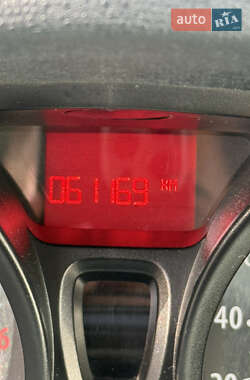 Хэтчбек Ford Fiesta 2012 в 