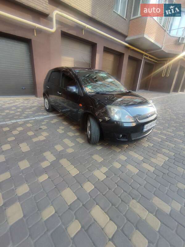 Хэтчбек Ford Fiesta 2007 в Виннице