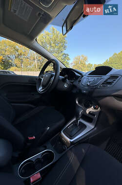 Хэтчбек Ford Fiesta 2018 в 