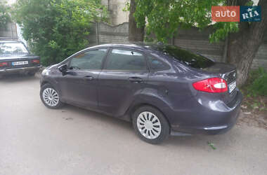 Седан Ford Fiesta 2012 в Глухове