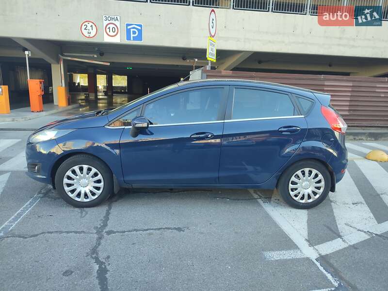 Хэтчбек Ford Fiesta 2015 в Киеве