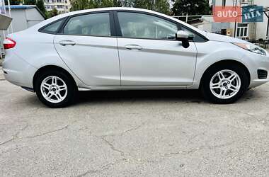 Седан Ford Fiesta 2017 в 