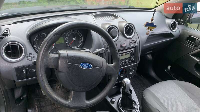 Хэтчбек Ford Fiesta 2006 в Виннице