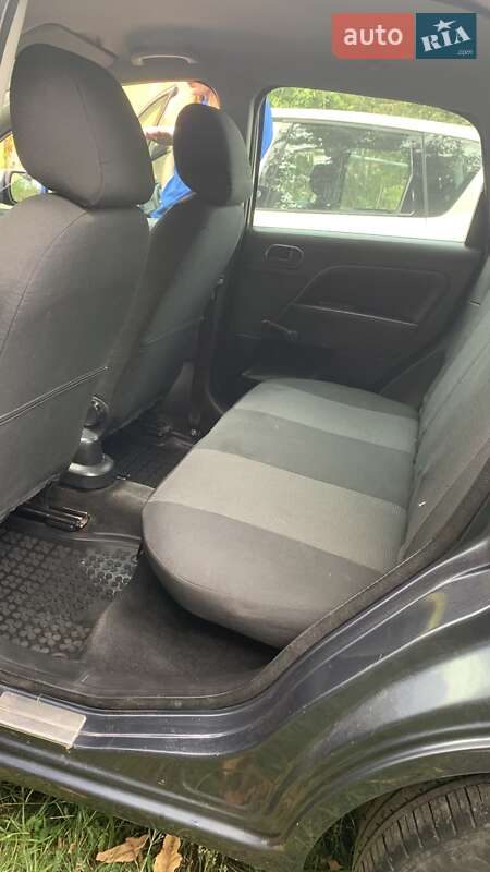 Хэтчбек Ford Fiesta 2006 в Виннице