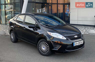 Седан Ford Fiesta 2013 в 