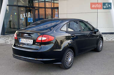 Седан Ford Fiesta 2013 в 