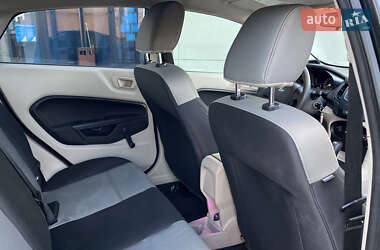 Седан Ford Fiesta 2013 в 
