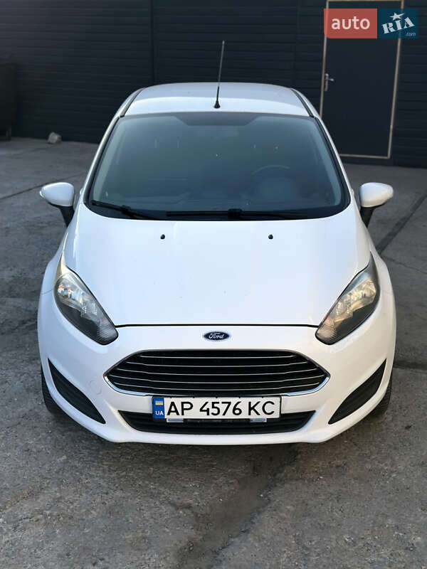 Хэтчбек Ford Fiesta 2014 в Запорожье фото 2 Хэтчбек Ford Fiesta 2014 в Запорожье