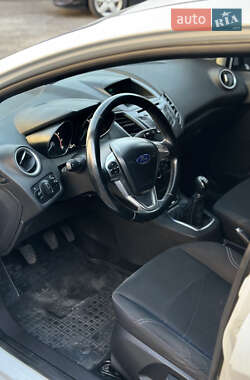 Хэтчбек Ford Fiesta 2014 в 