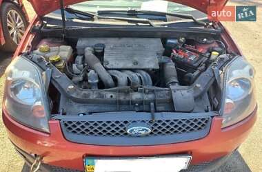 Хэтчбек Ford Fiesta 2007 в 