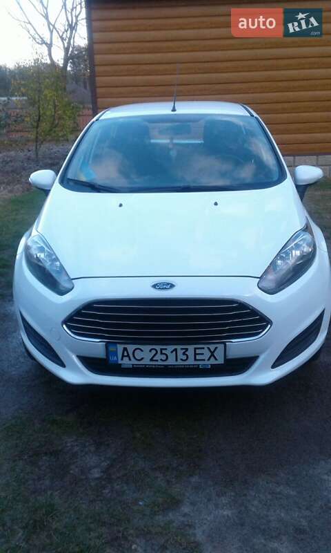 Хэтчбек Ford Fiesta 2013 в 