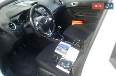 Хэтчбек Ford Fiesta 2013 в 
