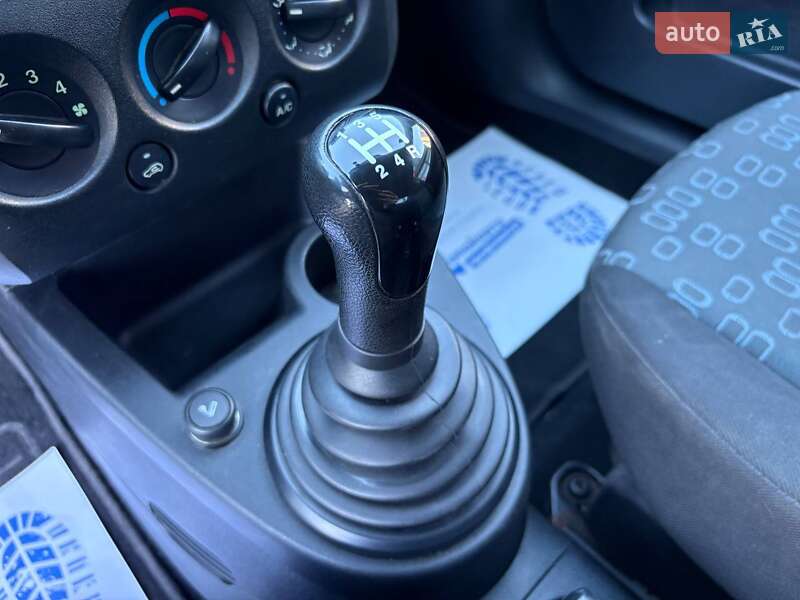 Хэтчбек Ford Fiesta 2004 в Виннице