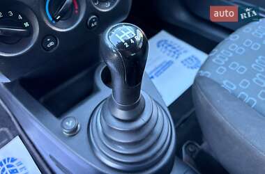 Хэтчбек Ford Fiesta 2004 в 