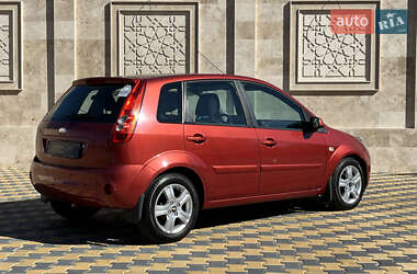 Хэтчбек Ford Fiesta 2007 в 
