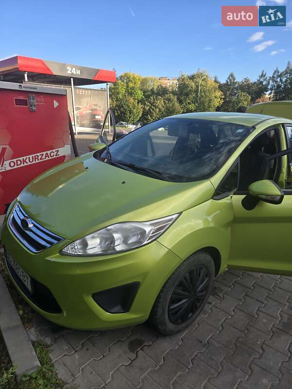 Седан Ford Fiesta 2013 в Тернополі