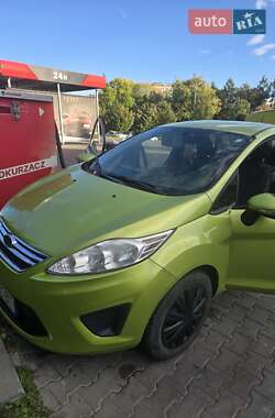 Седан Ford Fiesta 2013 в 