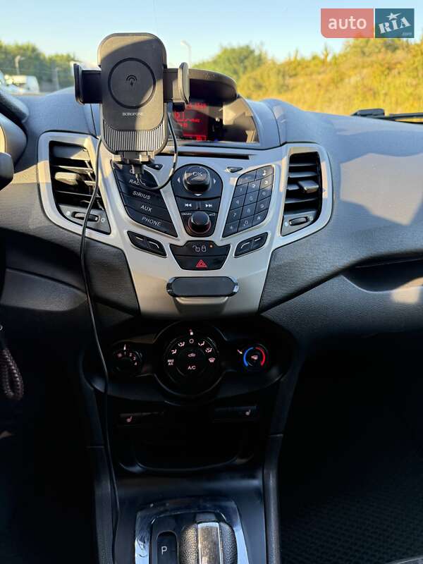 Хэтчбек Ford Fiesta 2012 в Львове