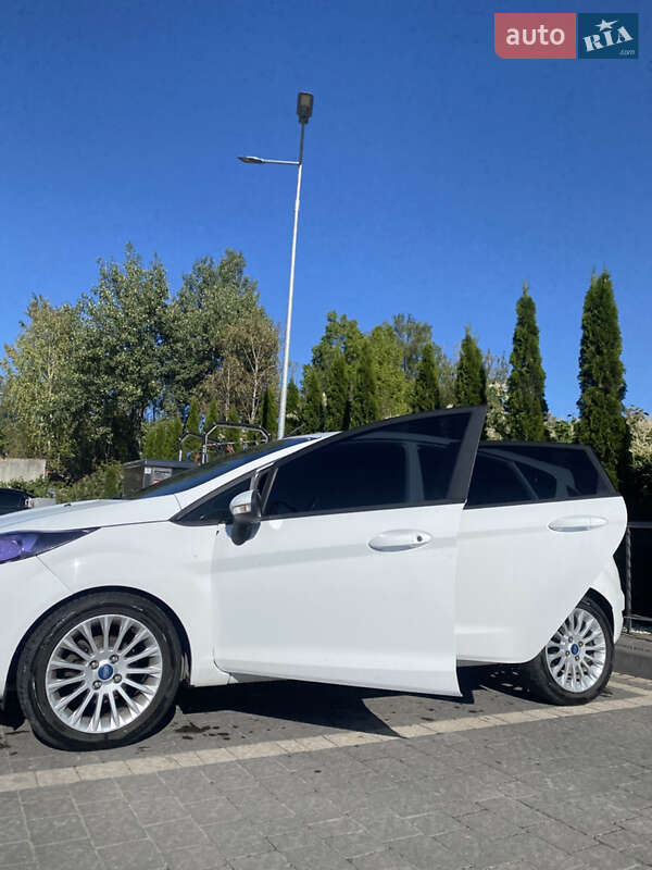 Хэтчбек Ford Fiesta 2014 в Надворной фото 2 Хэтчбек Ford Fiesta 2014 в Надворной