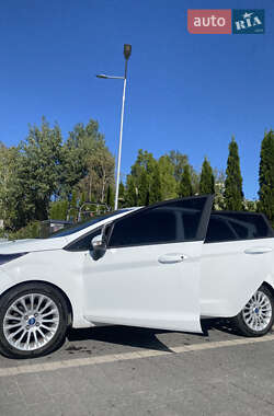Хэтчбек Ford Fiesta 2014 в 