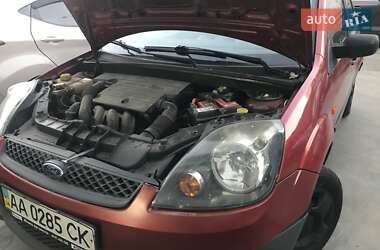 Хэтчбек Ford Fiesta 2007 в 