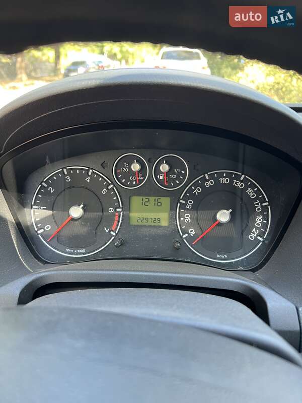 Хэтчбек Ford Fiesta 2007 в Добровеличковке