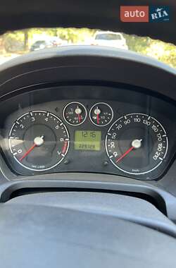 Хэтчбек Ford Fiesta 2007 в 