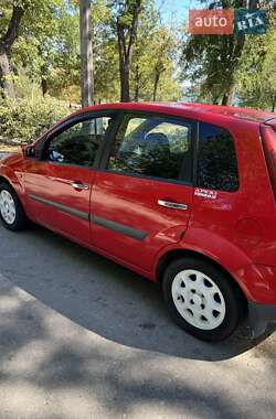 Хэтчбек Ford Fiesta 2007 в 