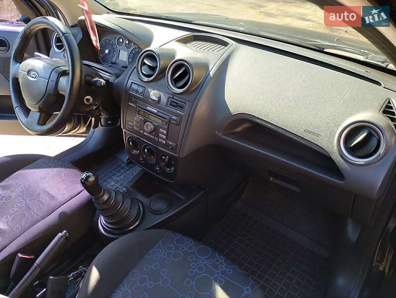 Хэтчбек Ford Fiesta 2008 в Белгороде-Днестровском