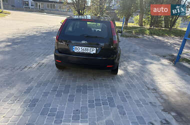 Хэтчбек Ford Fiesta 2005 в 