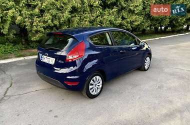 Хэтчбек Ford Fiesta 2012 в 