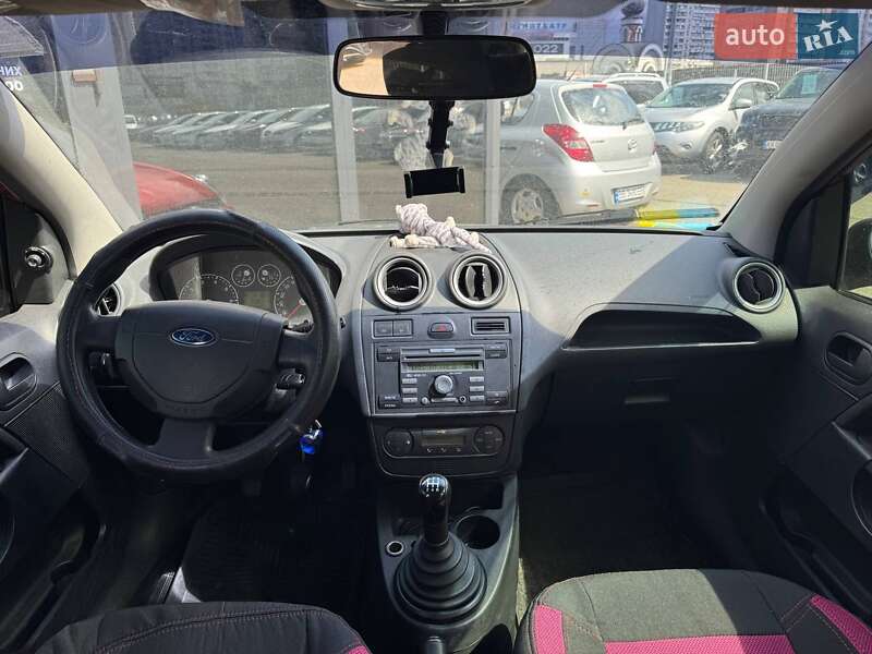Хэтчбек Ford Fiesta 2007 в Киеве