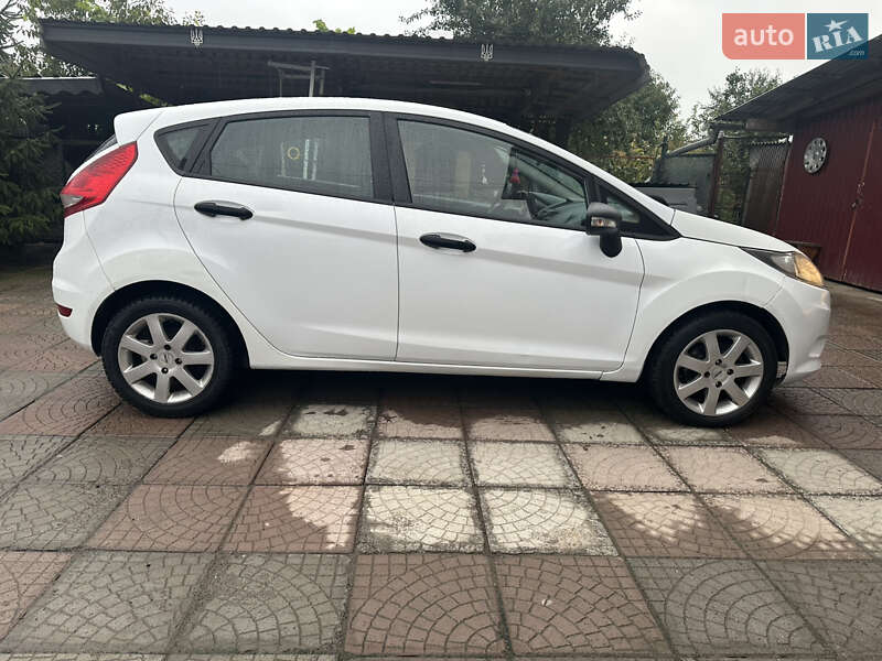 Хэтчбек Ford Fiesta 2009 в Львове