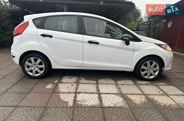 Хэтчбек Ford Fiesta 2009 в 