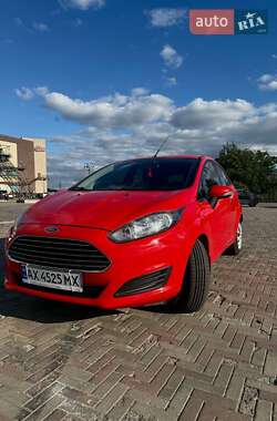 Хэтчбек Ford Fiesta 2013 в 
