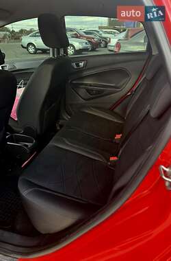 Хэтчбек Ford Fiesta 2013 в 